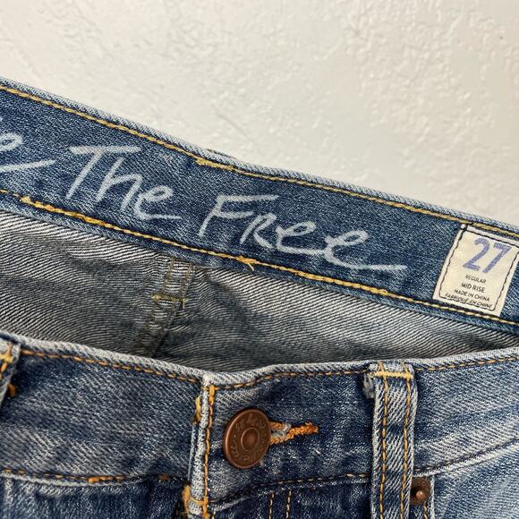 We The Free People Distressed Sofia Denim Shorts Byron Bay NWT Size 27 - Picture 4 of 4